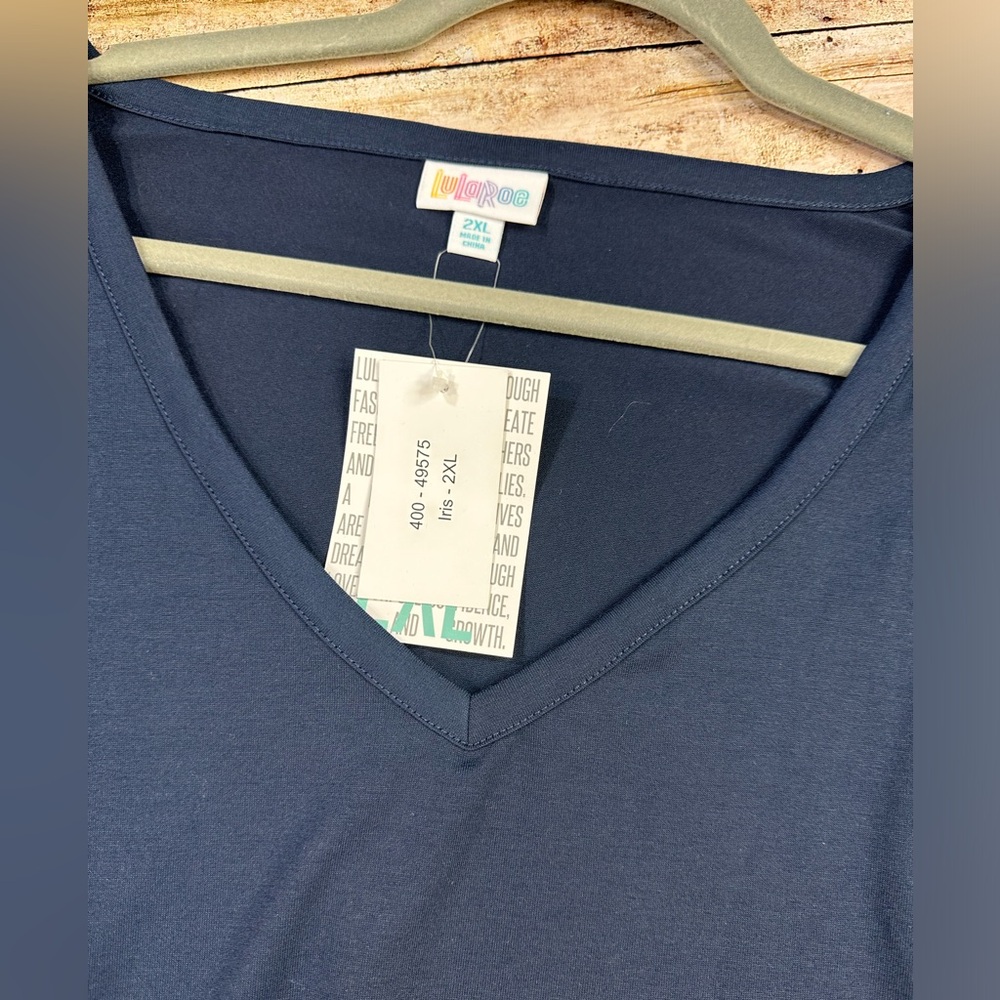 Solid Navy Blue Iris V-neck Tunic (xxl 2XL LulaRoe Iris LLR) - Picture 3 of 6